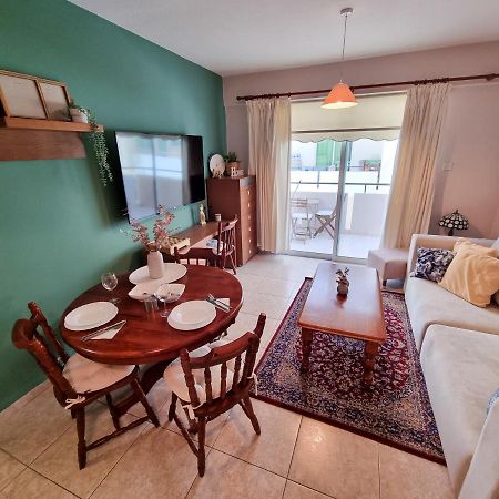 Dock Holiday Apartment Larnaca Luaran gambar