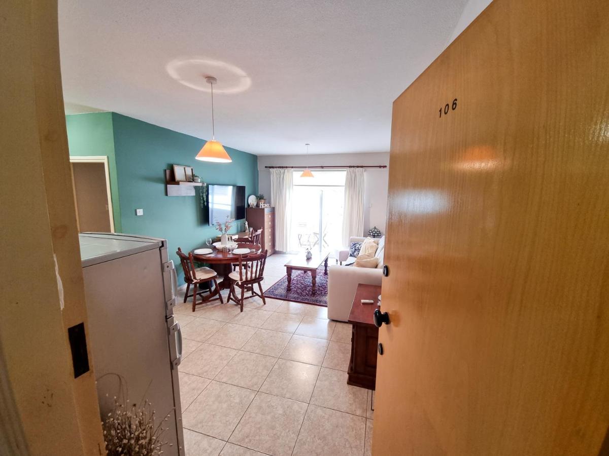 Dock Holiday Apartment Larnaca Luaran gambar