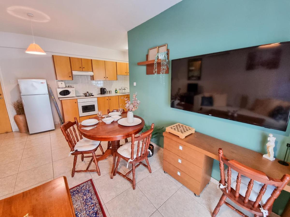 Dock Holiday Apartment Larnaca Luaran gambar