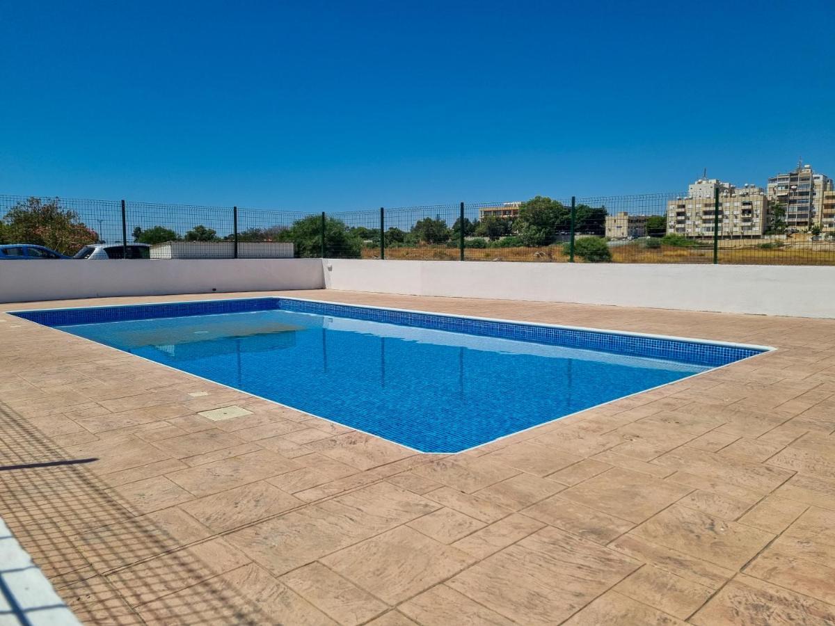 Dock Holiday Apartment Larnaca Luaran gambar